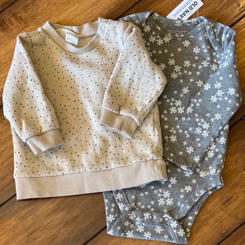 🌹Girls bundle 1 long sleeve bodysuit & 1 Sweat shirt